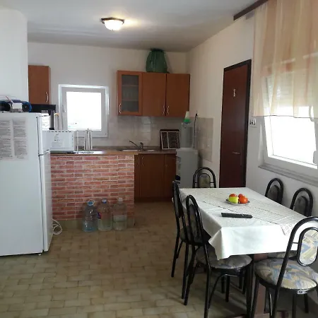 Apartment Apartmani Dokoza Vir